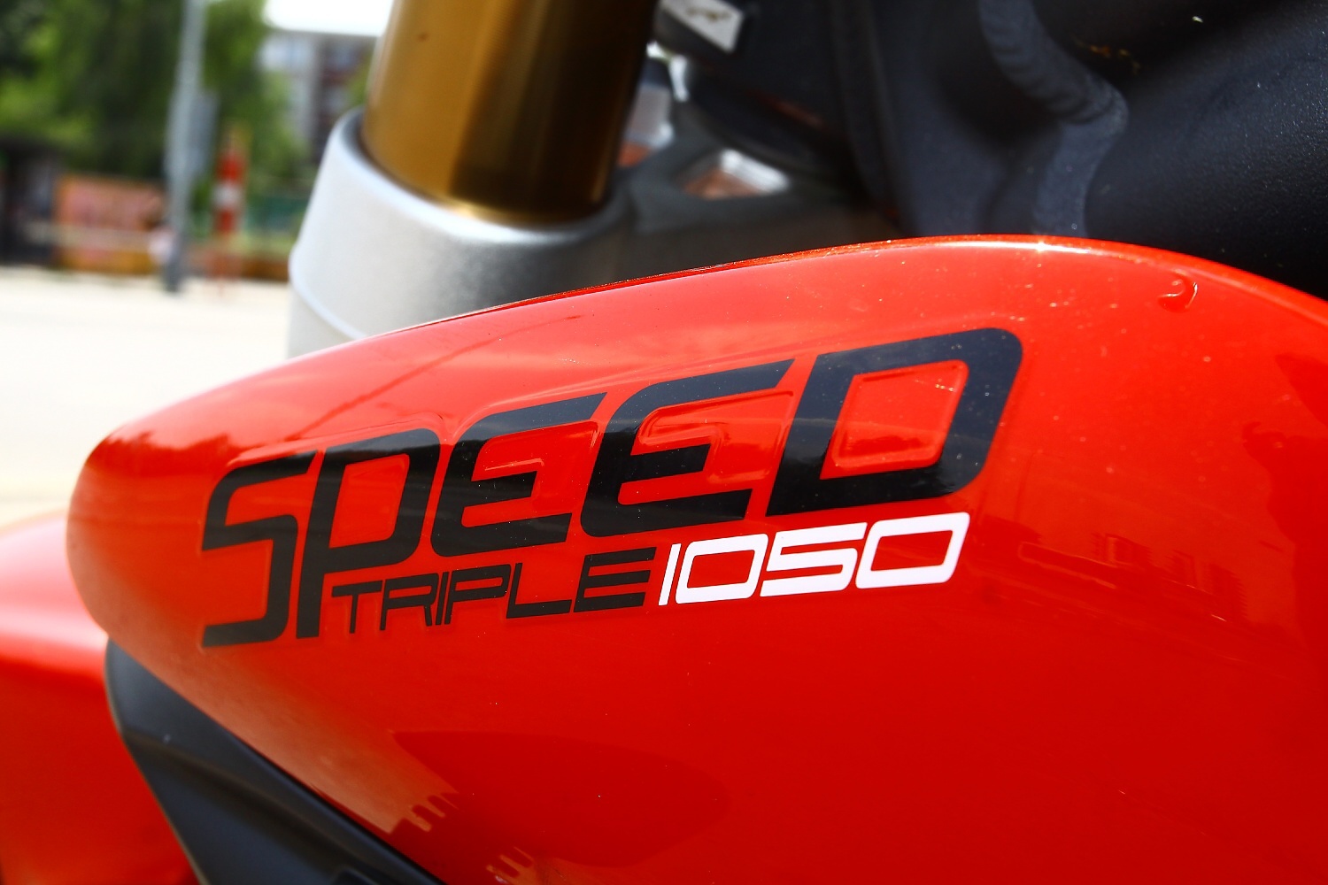 MV Agusta Brutale 920 vs. Triumph Speed Triple